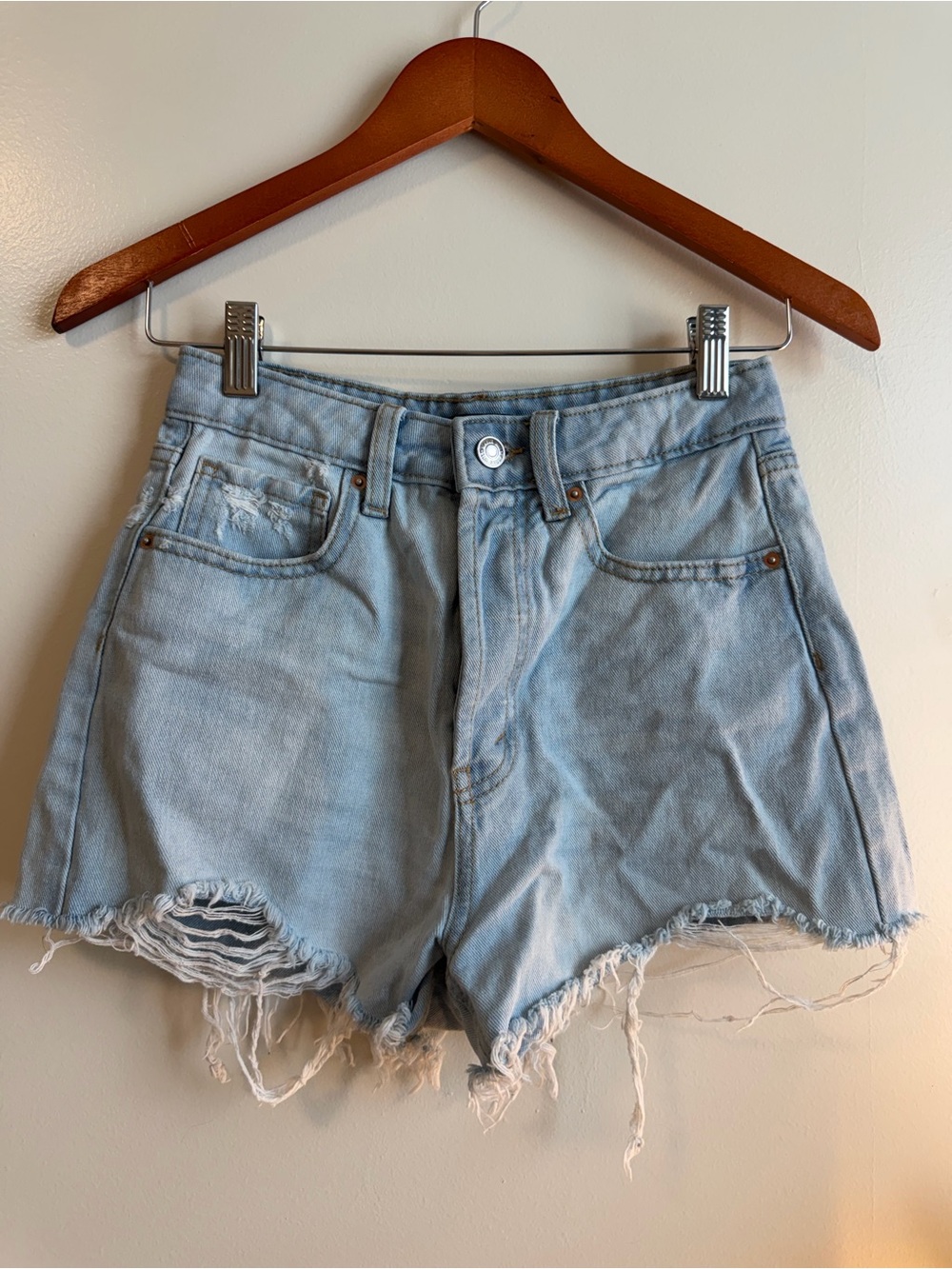 Wild Fable Light Wash Distressed Denim Shorts - Women's 0